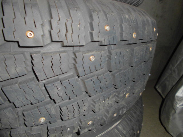  Hankook производства трубчатые шипы зимние шипованные шины 215/65R15