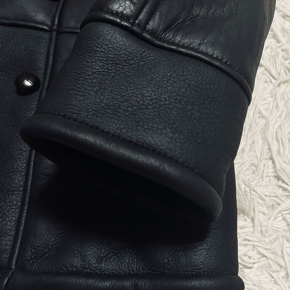 未使用級!!獣の咆哮を纏う!!Wind Armor リアルムートン フライトジャケット レザージャケット ムートンコート 羊革 ボア ブラック 黒 L相当_画像4