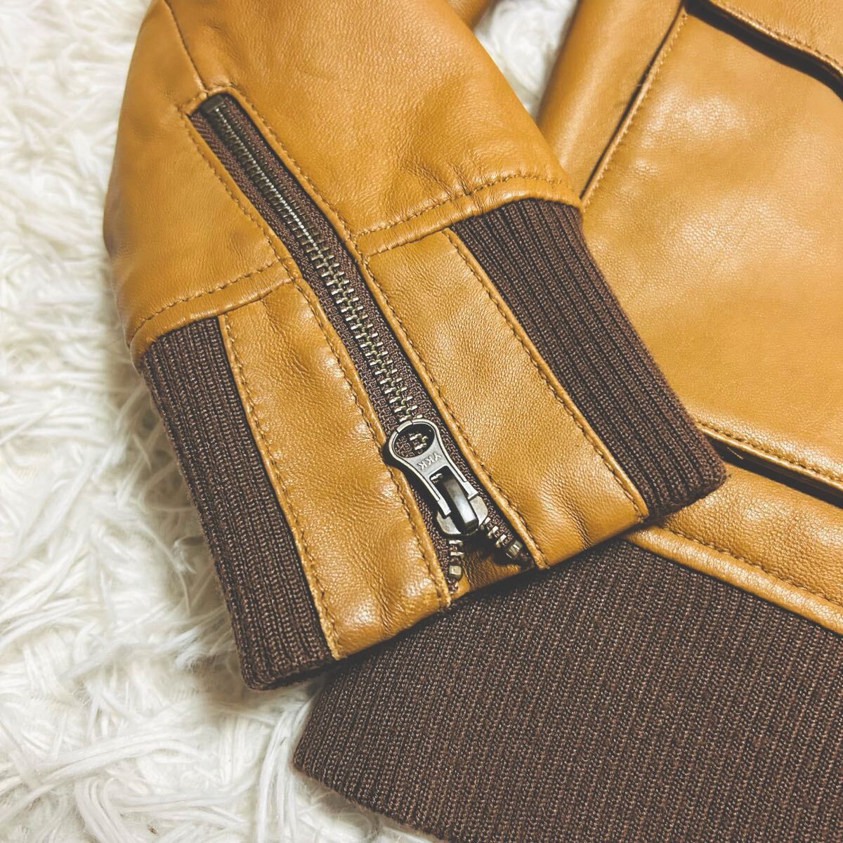 黄金の革を纏う★未使用級 SHIPS シップス ラムレザー レザージャケット ライダース シングル 希少 キャメル Wジップ メンズ Lサイズ A-2 _画像3