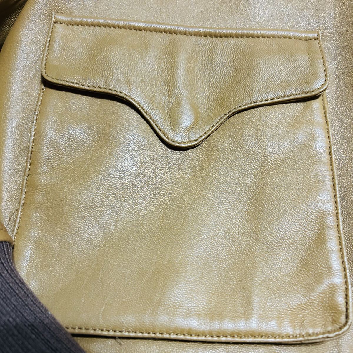 黄金の革を纏う★未使用級 SHIPS シップス ラムレザー レザージャケット ライダース シングル 希少 キャメル Wジップ メンズ Lサイズ A-2 _画像5