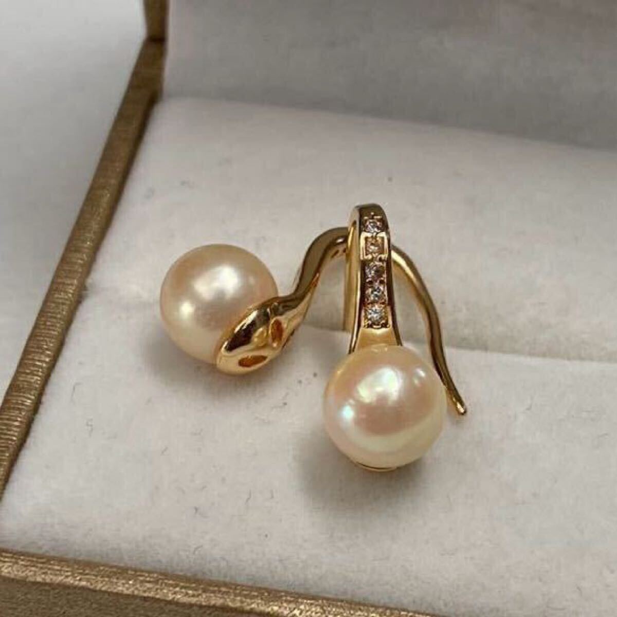 アコヤパールピアス　ゴールド系ホワイト　キラキラCZ付き　おしゃれ　カジュアル_画像6