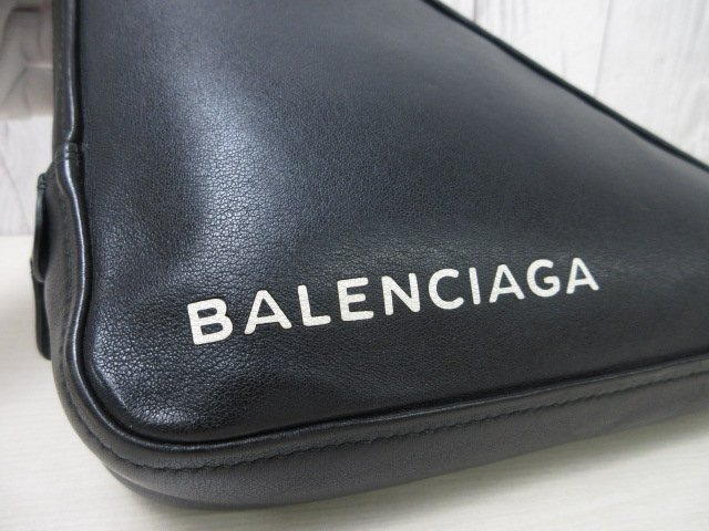 極美品 BALENCIAGA バレンシアガ トライアングル クラッチバッグ ポーチ バッグ レザー 黒 90955_画像9