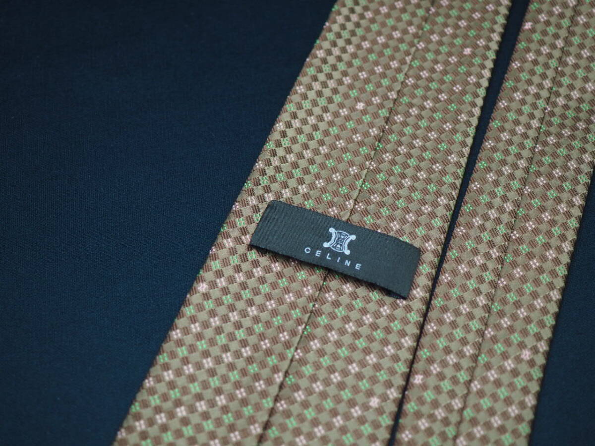 美品【CELINE セリーヌ】 F2681 ロゴ ブラウン系 SILK ブランド ネクタイ 古着 良品 転売 仕入_画像4