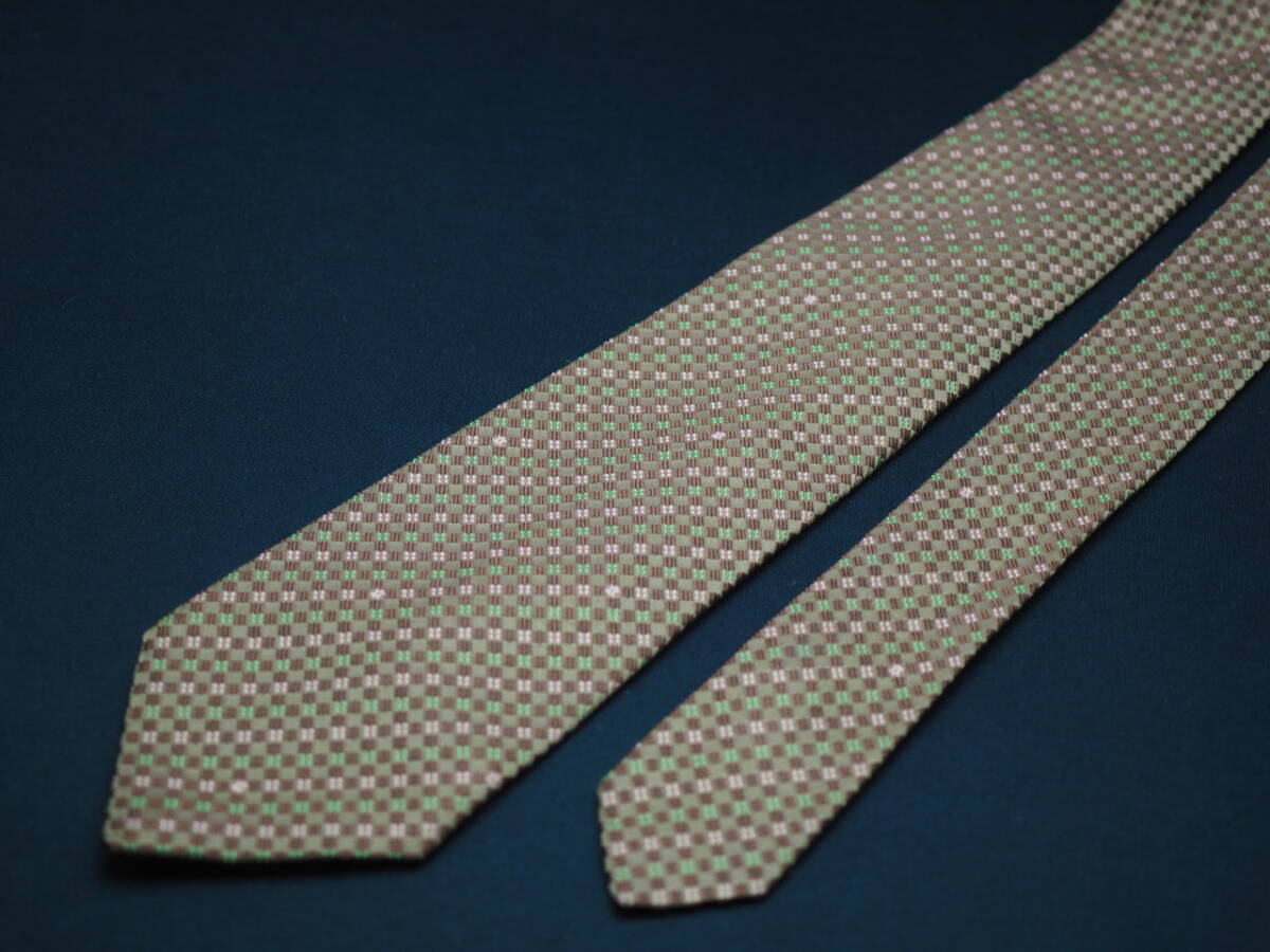 美品【CELINE セリーヌ】 F2681 ロゴ ブラウン系 SILK ブランド ネクタイ 古着 良品 転売 仕入_画像3