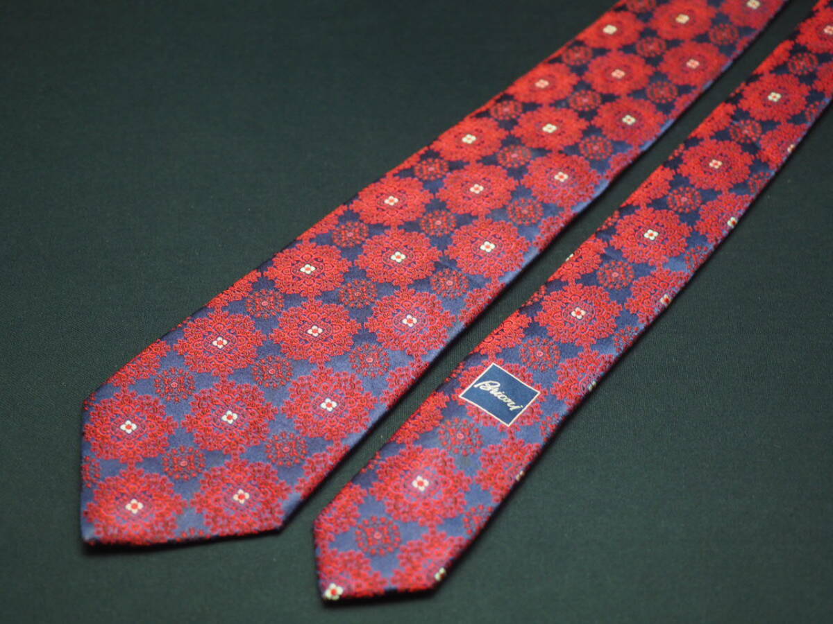 【Broni ブリオーニ】 F2694 赤 ネイビー系 SILK ブランド ネクタイ 古着 良品 転売 仕入_画像3