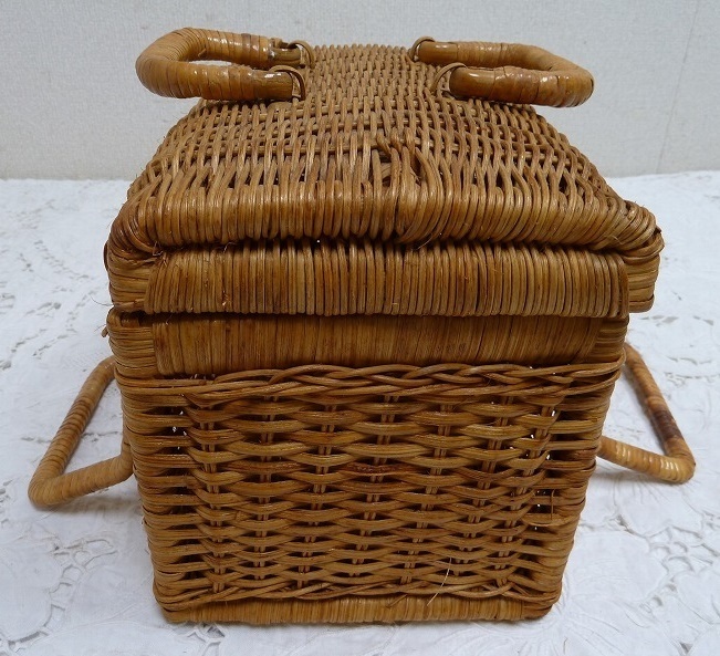 (☆BM)ピクニックバッグ バスケット 横幅27.5㎝ ランチボックス バニティ 籠 ナチュラル 天然素材 レトロ 可愛い 木製 編みバッグ_画像5