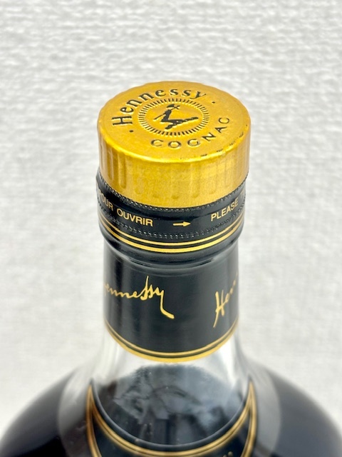 IY86944K ヘネシー Hennessy XO 金キャップ クリアボトル 700ml ブランデー コニャック 洋酒 未開栓 箱付き 現状品_画像9
