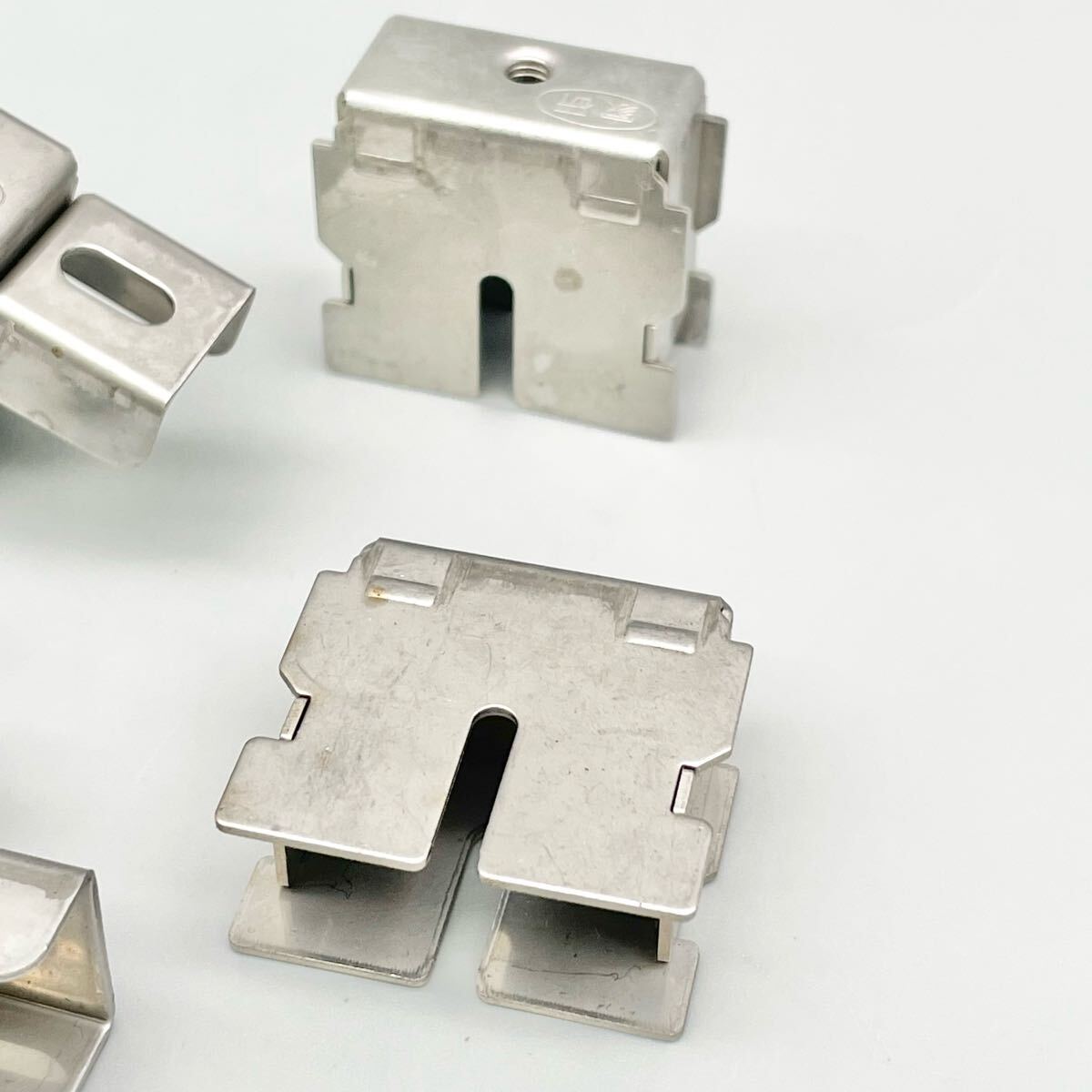 [未使用品] 家研 サッシ用 取替 戸車 T17A-25 車輪径 25Φ R型コマ 2個 セット ステンレス製 雨戸 サッシ 建具 KAKEN 金物屋 在庫品 まとめ_画像2