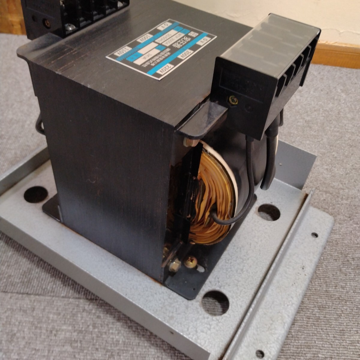 серп рисовое поле сигнал машина трансформатор WB-3000A 3KVA. шт тип Hello 200V~100V 50Hz 60Hz двоякое применение б/у товар