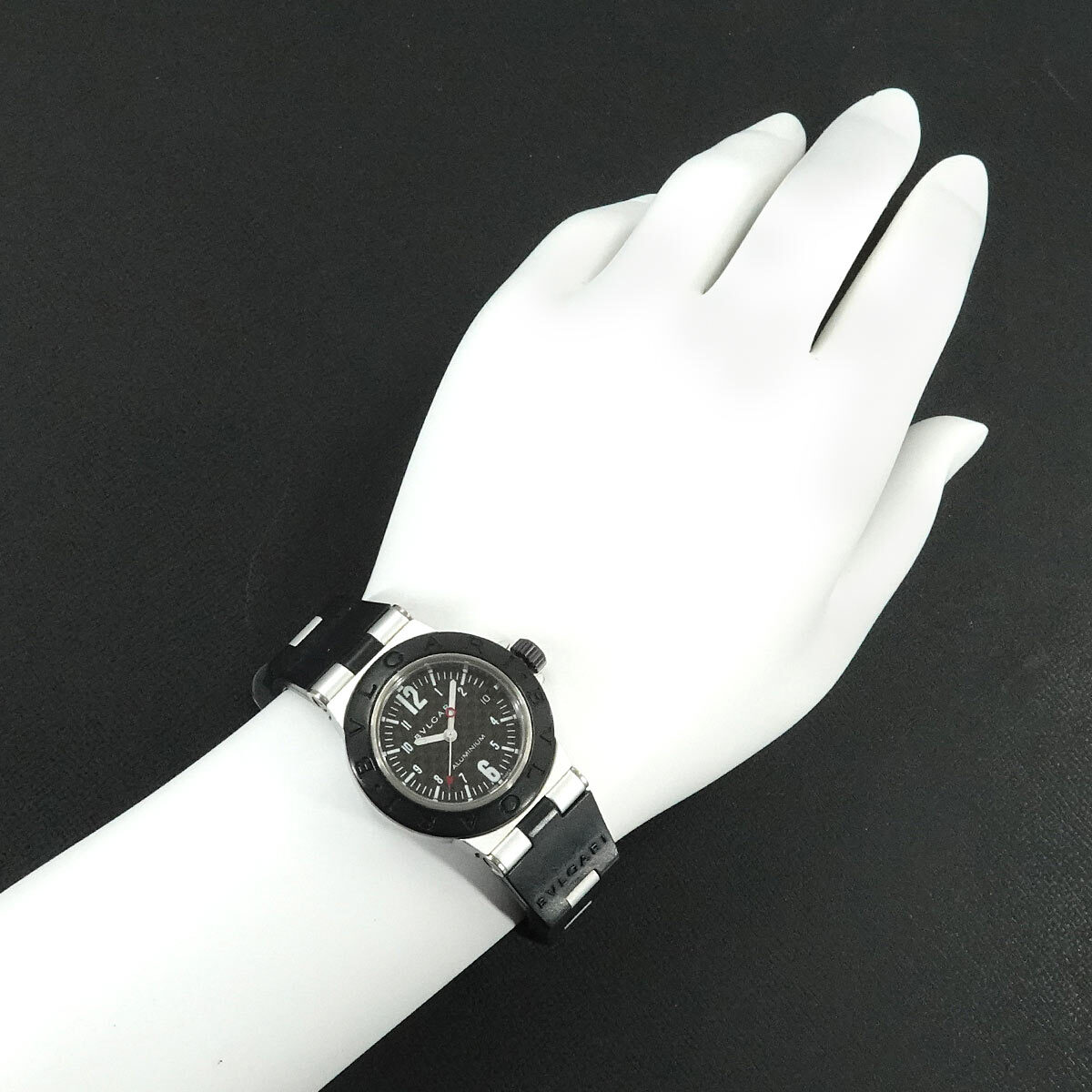 ブルガリ BVLGARI アルミニウム AL29TA ヴィンテージ レディース 腕時計 デイト ブラックカーボン ラバー クォーツ Aluminum 90291280_画像3