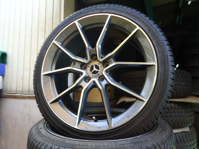 W206 Cクラスより取り外し 225/40-19 2022年製 8.5分山以上ありスタッドレス４本_画像2