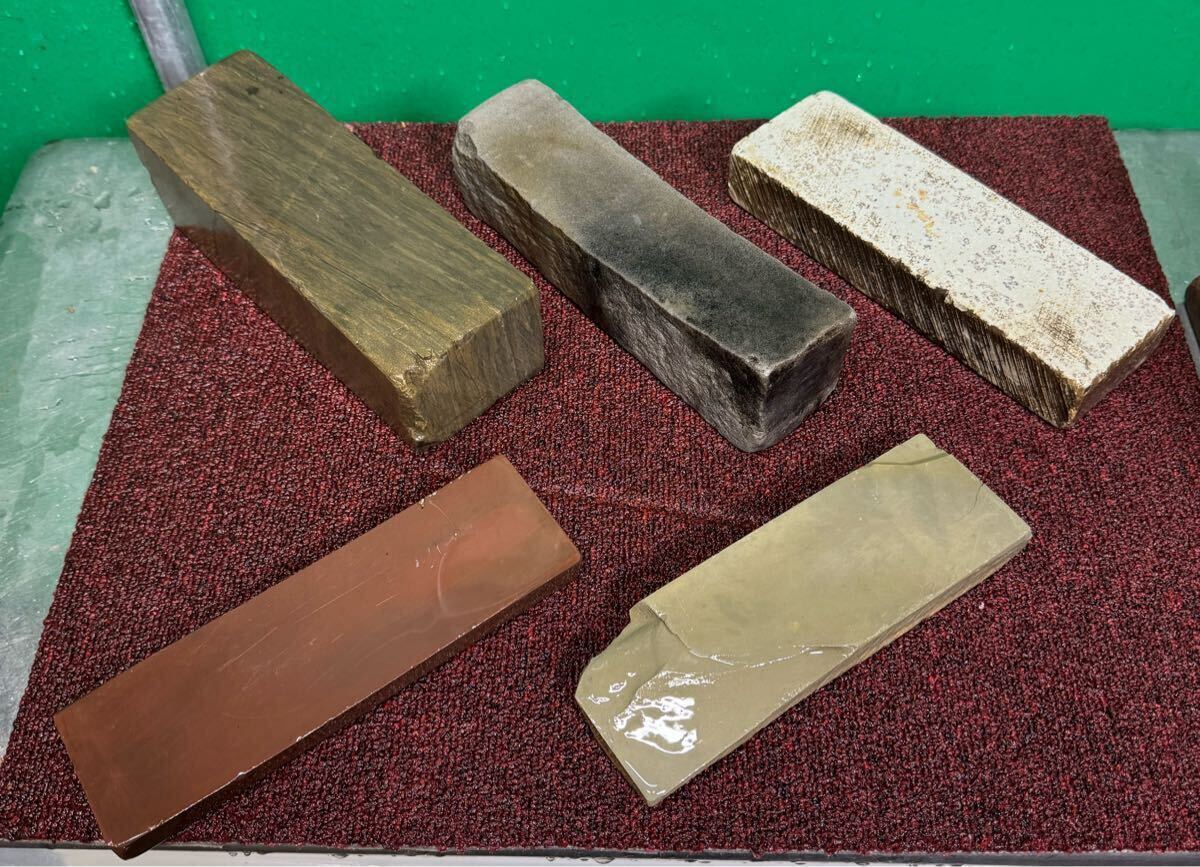 1スタ　天然砥石　5点　5〜5.5キロ　まとめて　大工道具 砥石 刃物研ぎ 包丁 鉋 研ぎ石 ナイフ 彫刻刀 刀　人造砥石　荒砥　中砥_画像1