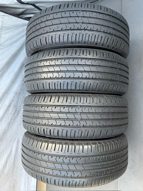 中古タイヤ4本セット205/55/16 BRIDGESTONE 非常に良い状態のタイヤ 中古タイヤ4本セット　205/55/16 BRIDGESTONE 非常に良い状態のタイヤ_画像1