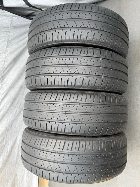 中古タイヤ4本セット 215/55/17 BRIDGESTONE 2021年製 中古タイヤ4本セット 215/55/17 BRIDGESTONE 2021年製_画像1