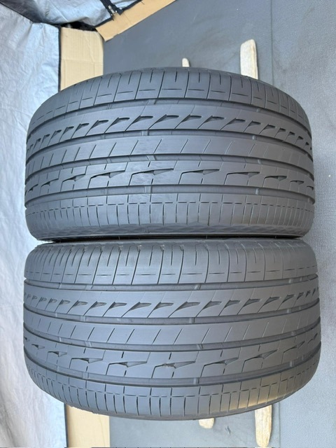 中古タイヤ2本セット 255/35/18 BRIDGESTONE REGNO 非常に良い状態のタイヤ 2023年製 BRIDGESTONE REGNO 非常に良い状態のタイヤ 2023年製_画像2
