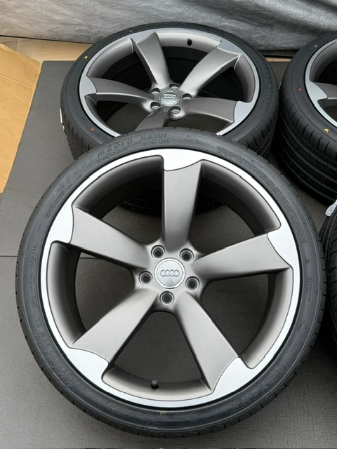 AUDI アウディ Q3 RS 20インチ 新ホイールと新タイヤ A4 A5 A6 A7 A8 Q5 RS4 RS6 S4 S6 TT 2025年モデル タイヤ 255/35/20 9J+35 PCD112_画像10