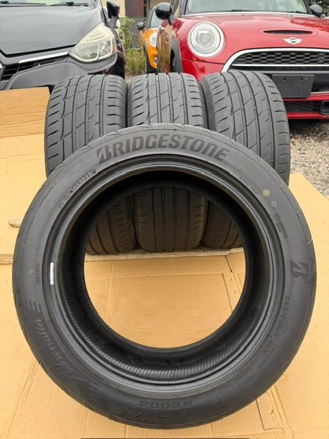 中古タイヤ4本セット 225/50/17 BRIDGESTONE POTENZA 非常に良い状態のタイヤ 2021年製 BRIDGESTONE POTENZA 非常に良い状態のタイヤ _画像6