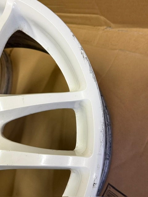 DC5インテグラタイプR純正OEMホイール(4本)チャンピオンシップホワイト17x7J+60 PCD114.3 5H(DC2、ZF12、FD2、EP3、FN2対応)_画像9