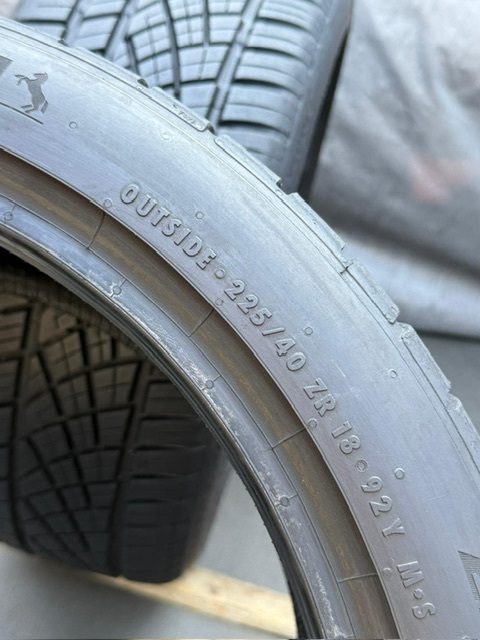 中古タイヤ2本セット 225/40/18 CONTINENTAL 非常に良い状態のタイヤ 2024年製 225/40/18 CONTINENTAL 非常に良い状態のタイヤ 2024年製_画像6