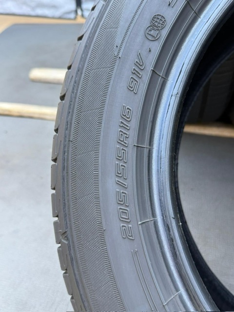 中古タイヤ4本セット 205/55/16 DUNLOP LE MANS 非常に良い状態のタイヤ 205/55/16 DUNLOP LE MANS 非常に良い状態のタイヤ_画像9