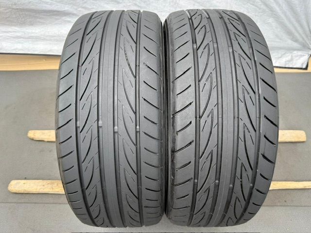 中古タイヤ2本セット 215/45/17 YOKOHAMA 非常に良い状態のタイヤ 2024年製 215/45/17 YOKOHAMA 非常に良い状態のタイヤ 2024年製_画像1