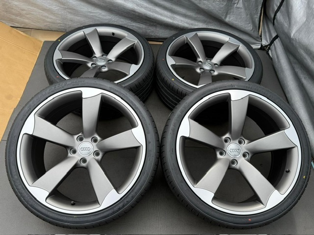 AUDI アウディ Q3 RS 20インチ 新ホイールと新タイヤ A4 A5 A6 A7 A8 Q5 RS4 RS6 S4 S6 TT 2025年モデル タイヤ 255/35/20 9J+35 PCD112_画像1