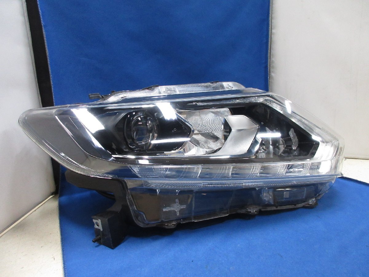 日産 エクストレイル T32/NT32/HT32/HNT32 前期 右ライト/右ヘッドライト LED 純正 KOITO 100-17942 【F】 226109_画像9