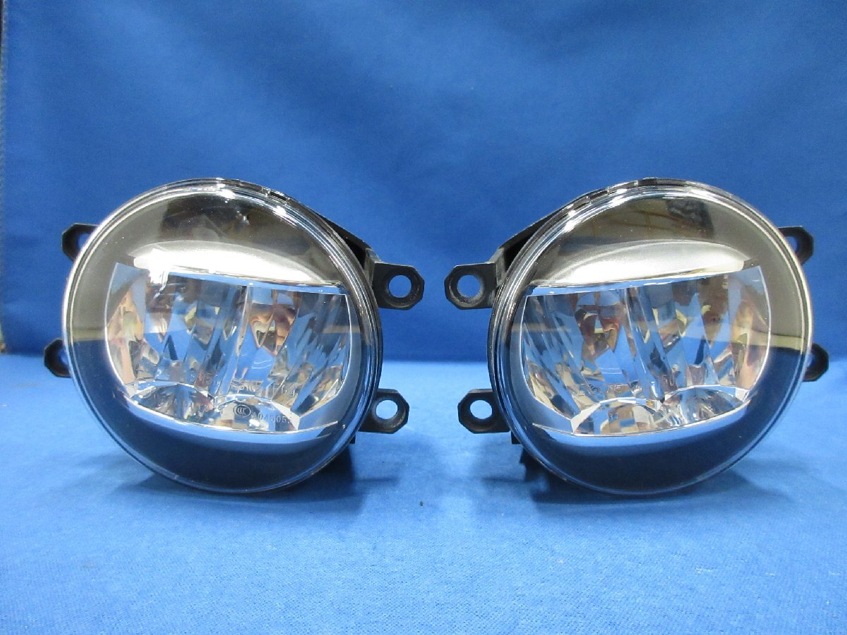 トヨタ　純正　左右フォグ/左フォグ/右フォグ　LED　KOITO 48-150　A045053　（ノア/ヴォクシー）（アルファード/ヴェルファイア）　415235_画像1