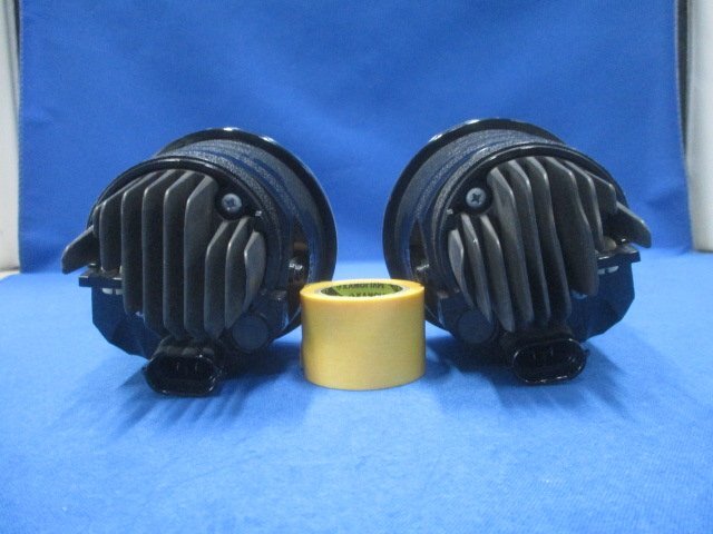 トヨタ　純正　左右フォグ/左フォグ/右フォグ　LED　KOITO 48-150　A045053　（ノア/ヴォクシー）（アルファード/ヴェルファイア）　117238_画像2