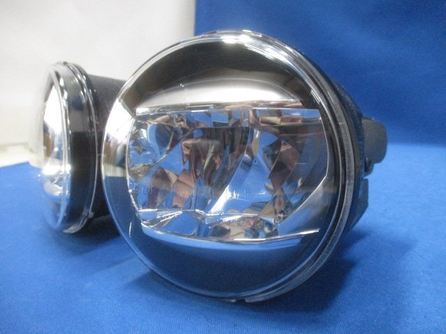 トヨタ　純正　左右フォグ/左フォグ/右フォグ　LED　KOITO 48-150　A045053　（ノア/ヴォクシー）（アルファード/ヴェルファイア）　117238_画像9