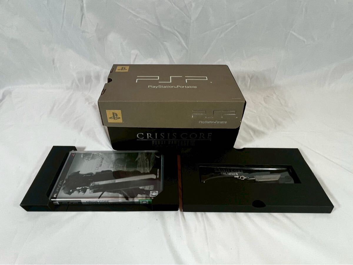 PSP 本体 PSP-2000 クライシスコア ファイナルファンタジーVII仕様 ソフト39本の画像2