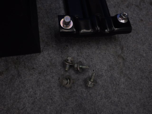 【B】 純正 工具箱 小物入れ サイドツールボックス 鍵付 U71T 日産 クリッパートラック U721T U61T U62T 三菱 ミニキャブトラック W37 白_画像2