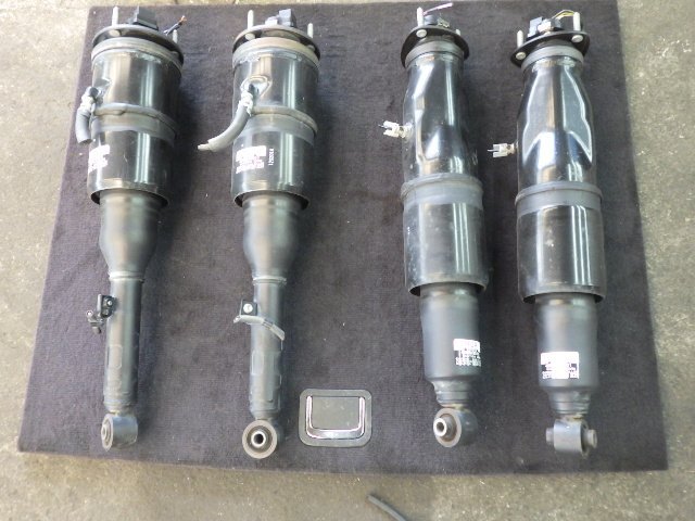 [Bx2] Toyota оригинальный подвеска пневматическая подвеска воздушный подвеска KYB 48020-30211 48090-30181 для одной машины URS206 Majesta снимать 