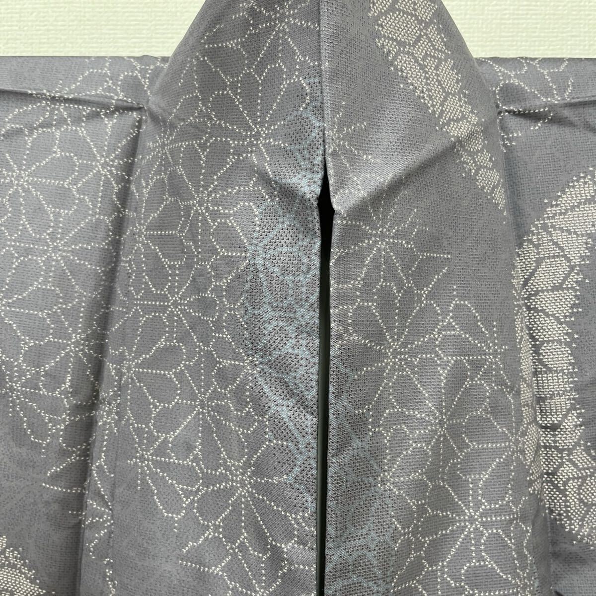 本場大島紬 美しい花の絣 上質な絣柄 正絹 着物 F-563の画像5