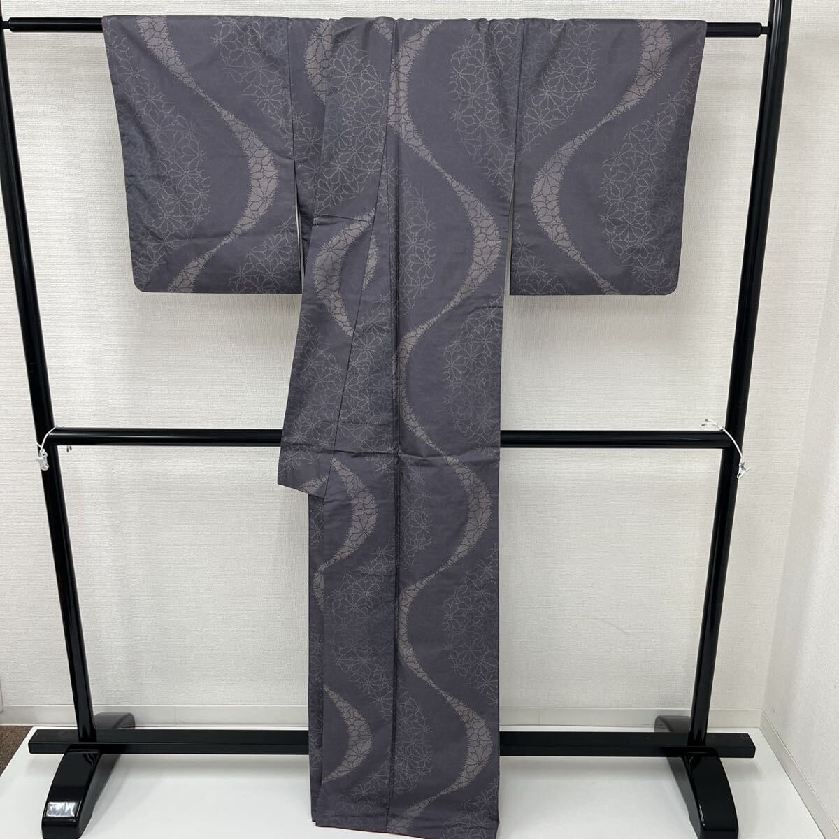 本場大島紬 美しい花の絣 上質な絣柄 正絹 着物 F-563の画像6