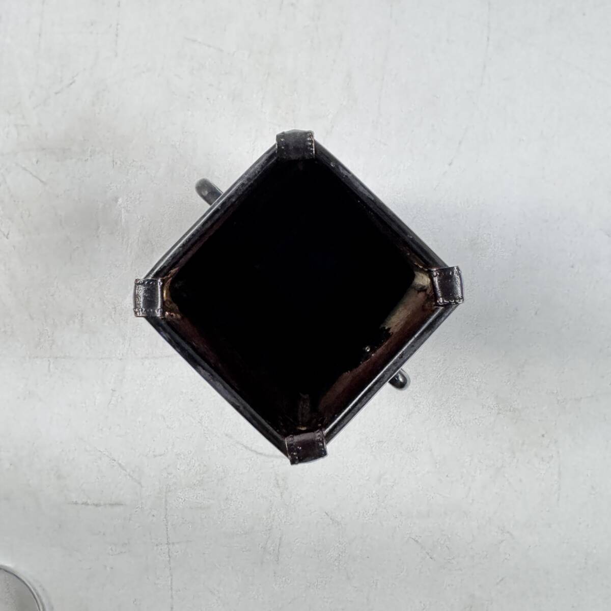 【64104Q】未使用 慶陵 伊藤久芳堂 銅蟲 一輪生 楓文 双耳環付 銅細工 共箱 花器 花瓶 花入 花生 華道具 茶道具 経年保管品 現状品_画像7