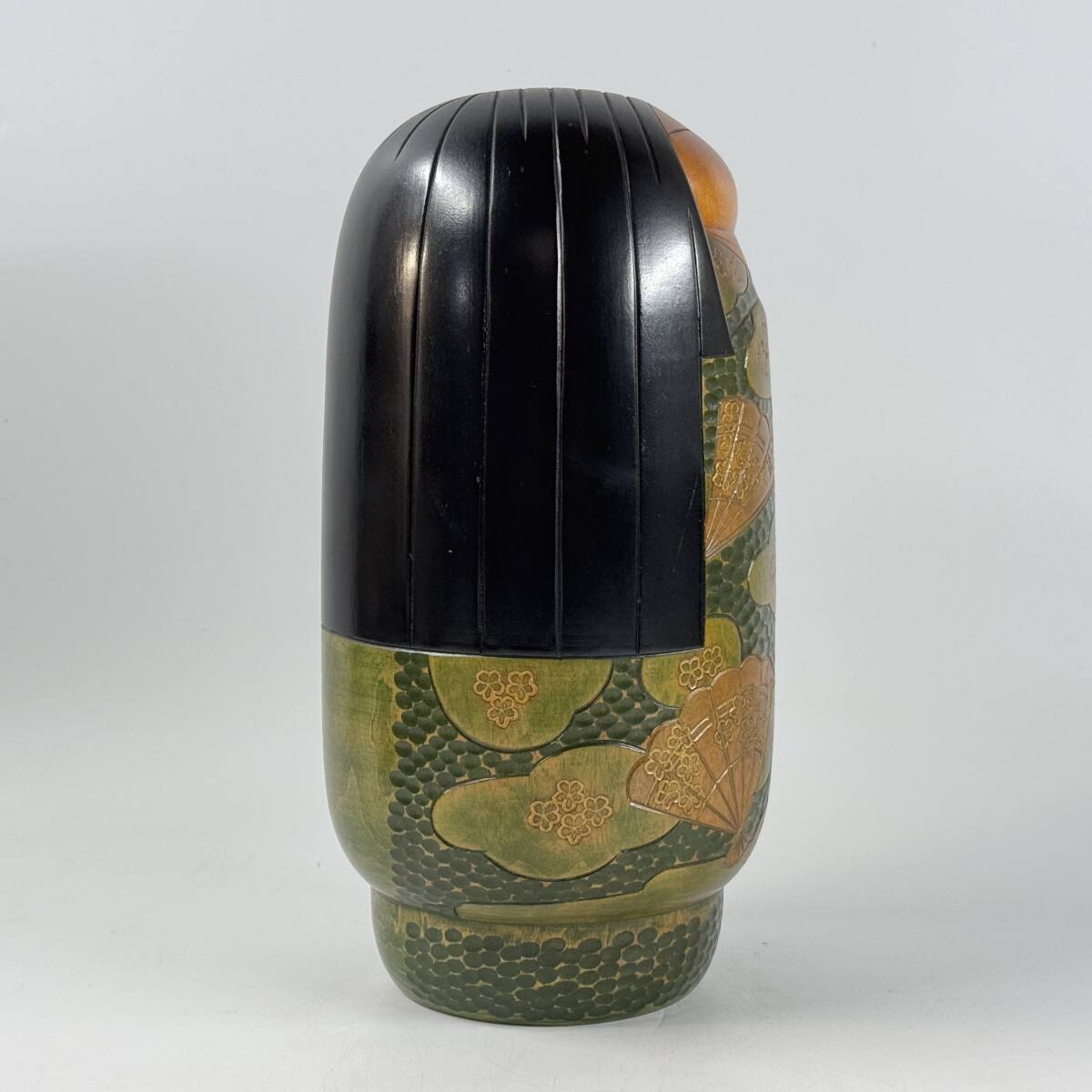 【20162Q】創作こけし 吉田多加志作 伊勢 伝統工芸品 内閣総理大臣賞受賞作家作品 敷台 立札 直径13.8㎝×高さ27㎝ 経年保管品 現状品_画像5