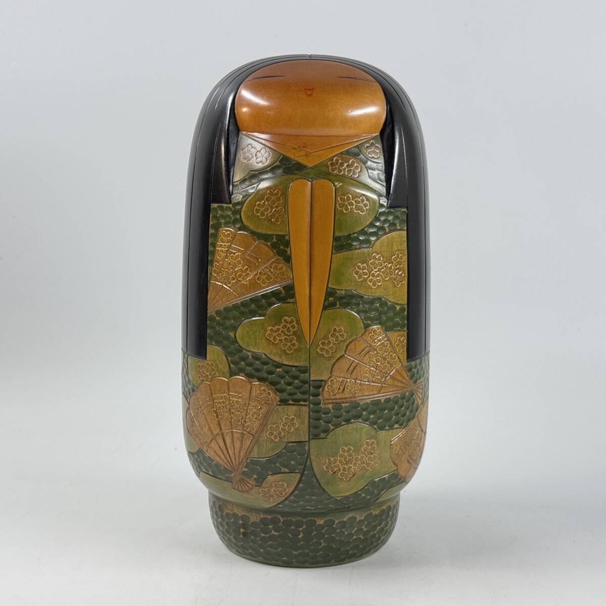 【20162Q】創作こけし 吉田多加志作 伊勢 伝統工芸品 内閣総理大臣賞受賞作家作品 敷台 立札 直径13.8㎝×高さ27㎝ 経年保管品 現状品_画像2