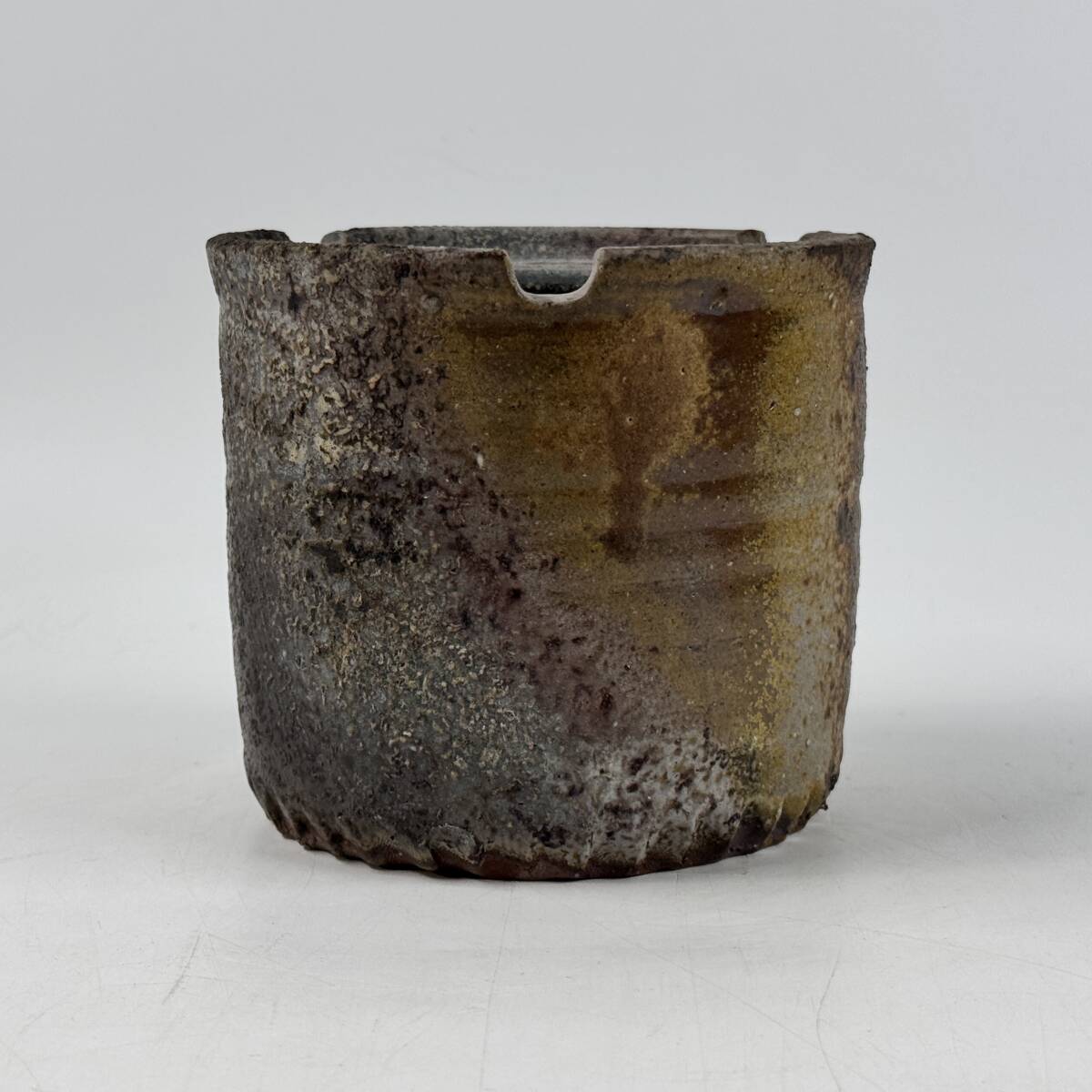 【20202Q】未使用 備前焼 岡本徹正造 てつ銘 銘印在 掻き銘 灰入れ 灰皿 アッシュトレイ 経年保管品 現状品_画像4