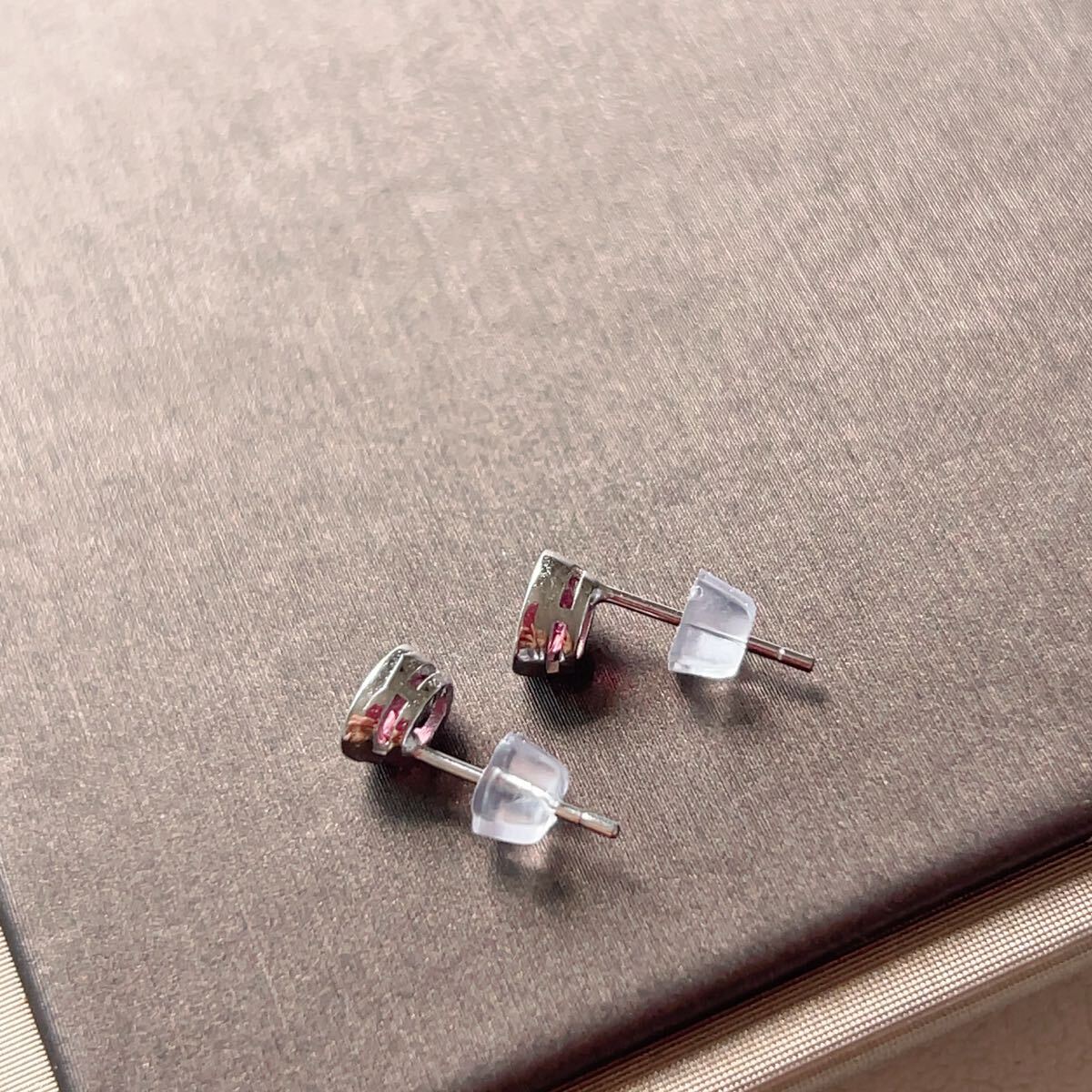 訳あり◇ガーネット(柘榴石)◇ピアス◇面カット キラキラ◇パワーストーン◇天然石◇巾着袋付き◇プレゼントにも 041R102101_画像10