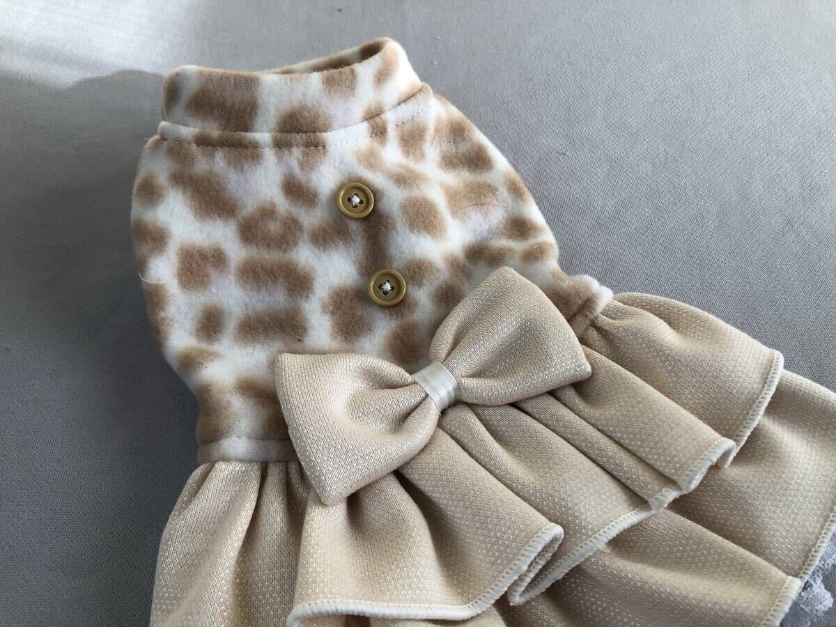 ◇胴30◇ヒョウ柄フリース◇ベージュニットフリルスカートワンピ_画像5
