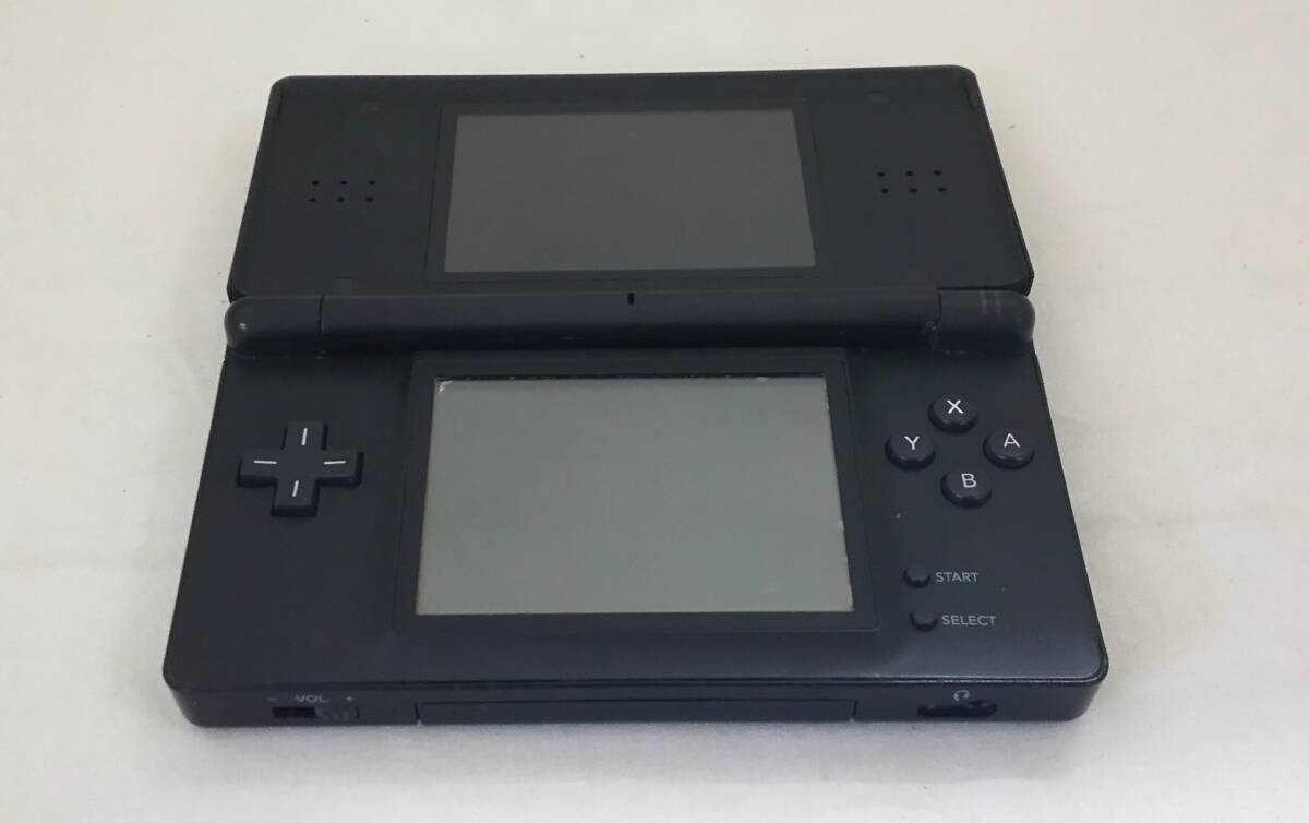 【丸-2387】(KH)Nintendo DS Lite ニンテンドー DS ライト 本体のみ/破損箇所あり/付属品欠品/通電のみ確認済/ブラック/ジャンク品(IT)_画像4