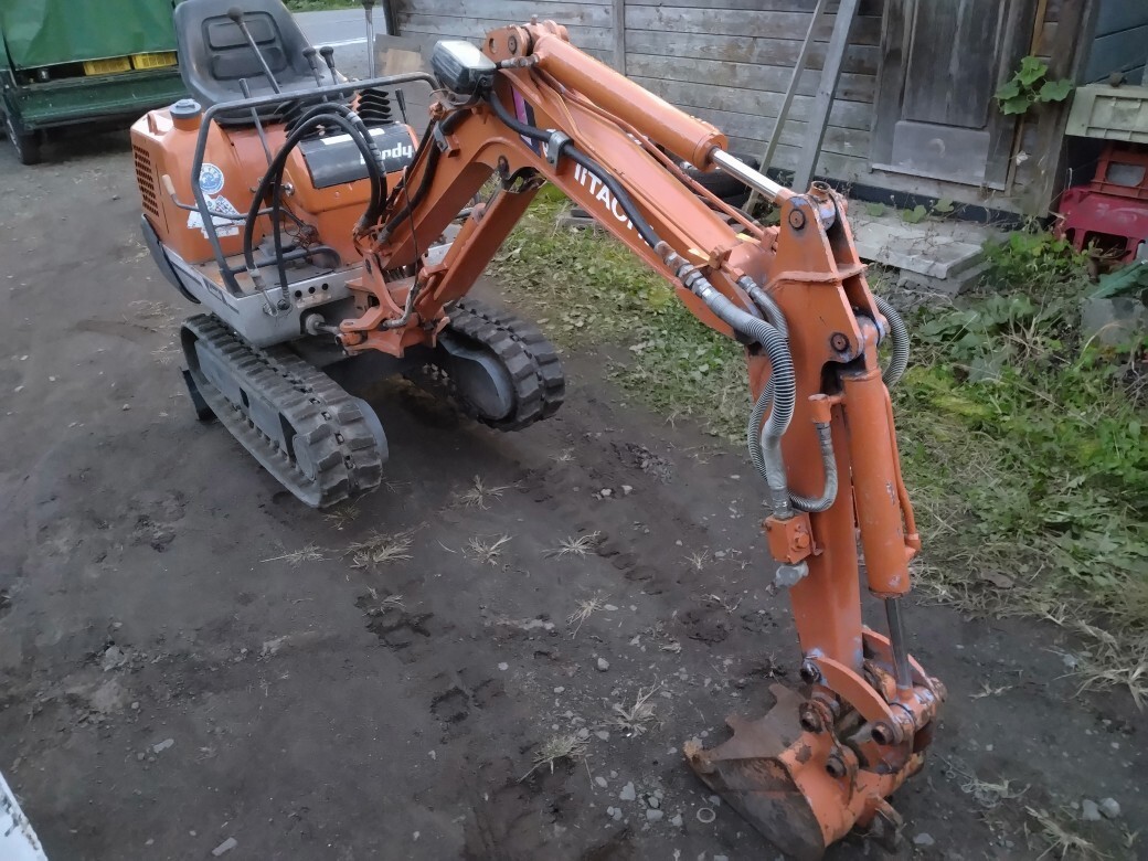 青森発　小型バックホー EX8 青森発 HITACHI EX8 小型バックホー(建設機械、重機)｜売買され