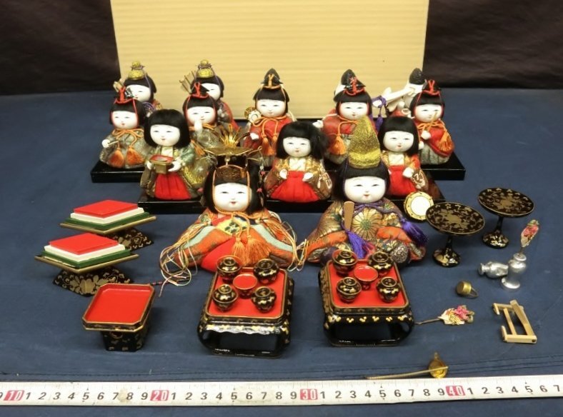 L0663 雛人形 ひな人形 日本人形 伝統工芸 紙箱 置物_画像1