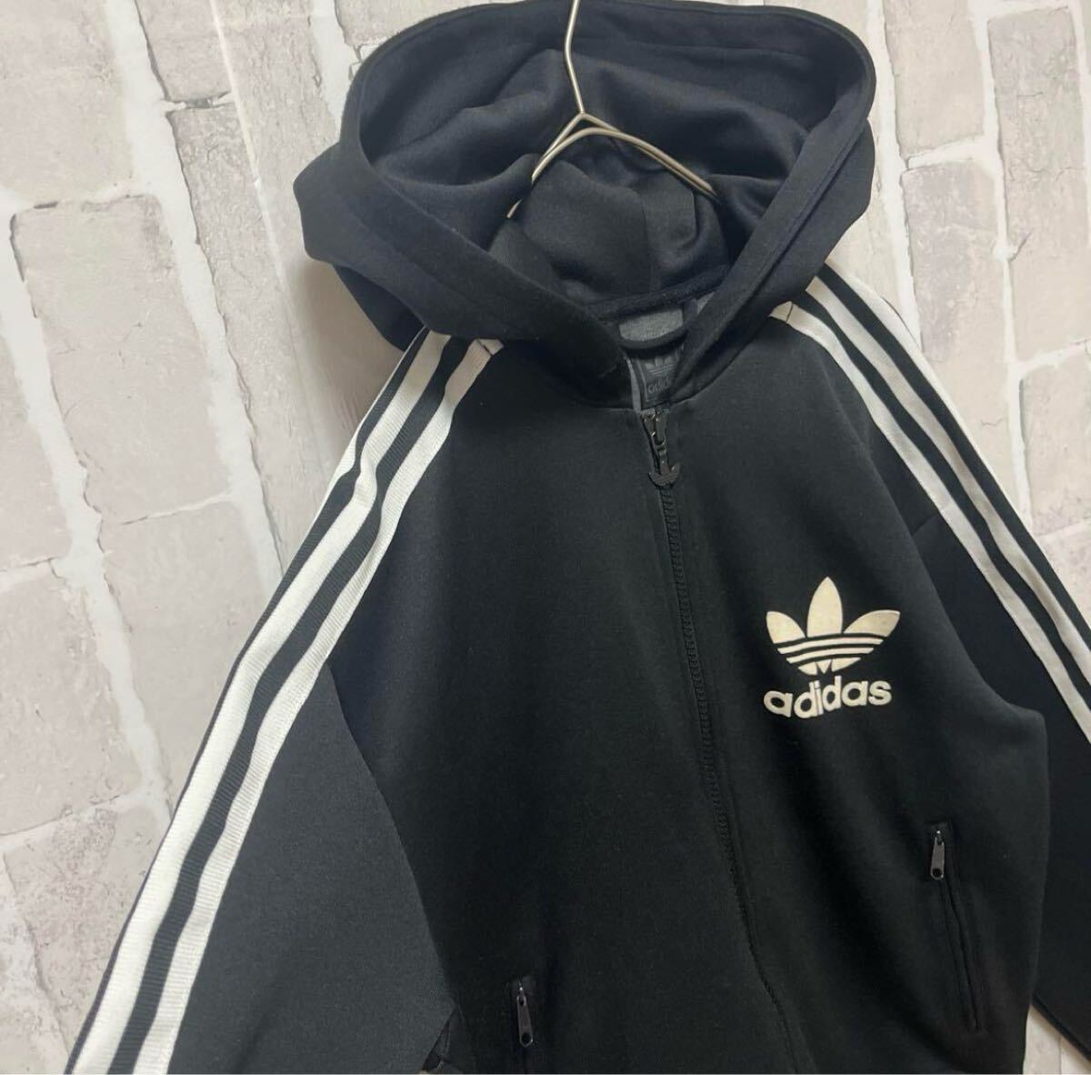 adidas アディダス ジャージ 上 トラックジャケット パーカー サイズM トレフォイル 長袖 3ライン 3ストライプ シンプルロゴ フード 短丈_画像5