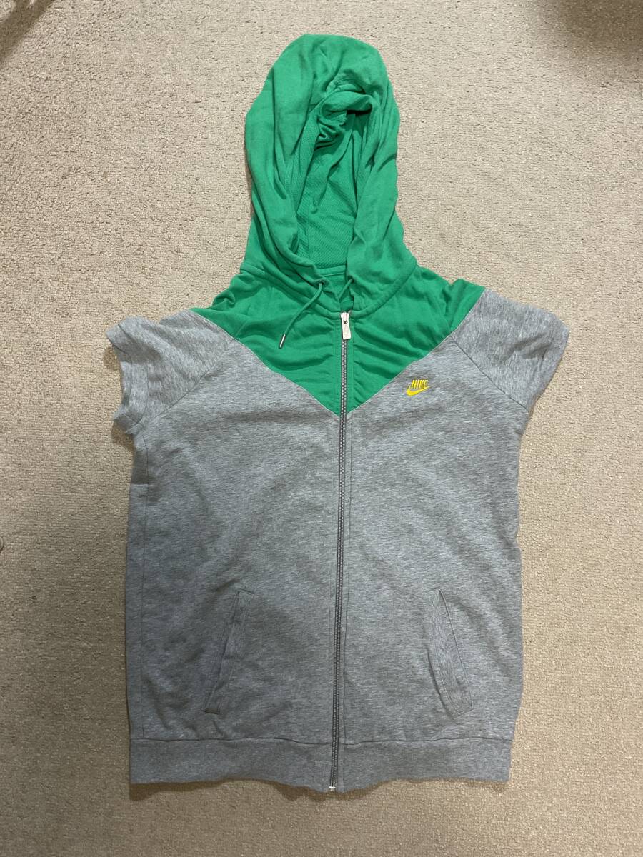 ナイキ　NIKE 半袖 M パーカー　灰色&緑色_画像1