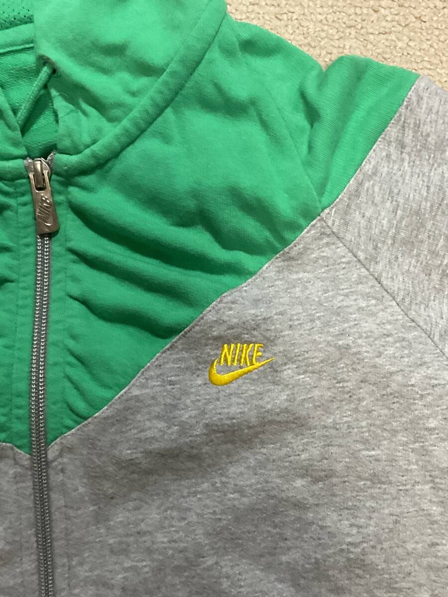 ナイキ　NIKE 半袖 M パーカー　灰色&緑色_画像2