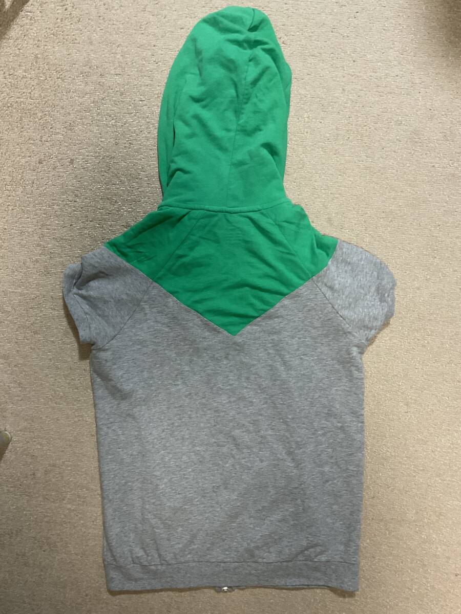 ナイキ　NIKE 半袖 M パーカー　灰色&緑色_画像4