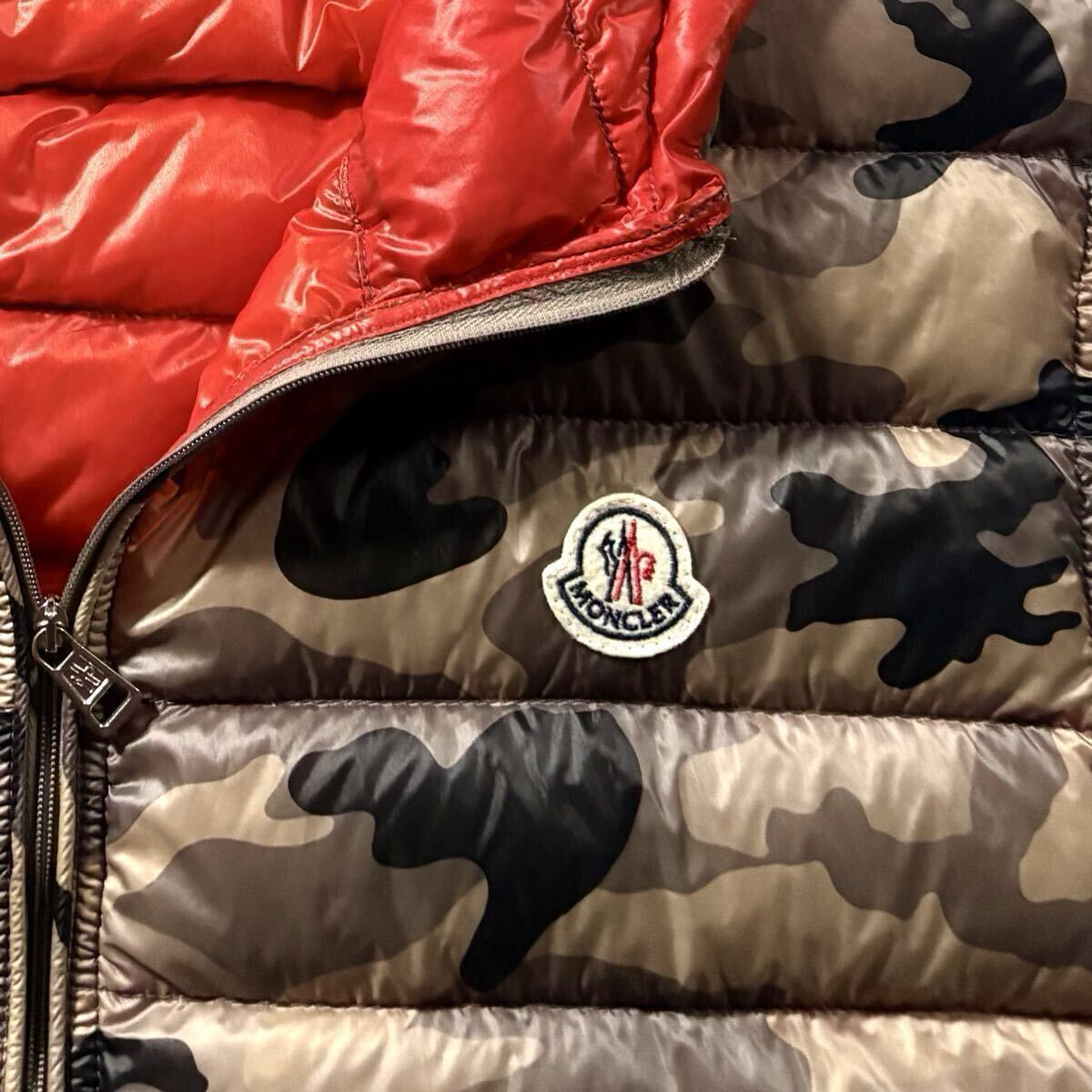希少 サイズ7/3XLサイズ●MONCLER モンクレール ダウンベスト ジャケット アウター カモフラ 迷彩総柄 ダブルジップ ロゴワッペン 4L