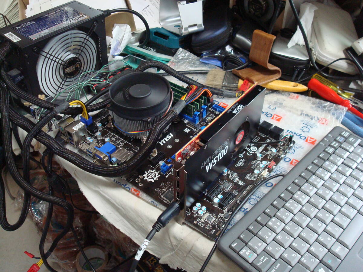 AMD 補助電源不要 FIREPRO W5100 4GB ディスプレー４ポート同時出力 完動品 送料無料_画像5